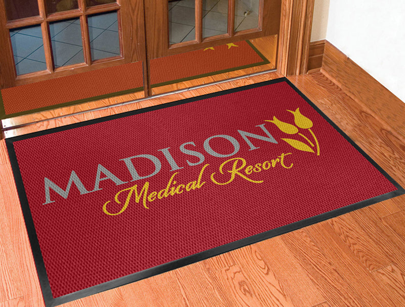 Madison Medical Resort Dozen Roses 4X6