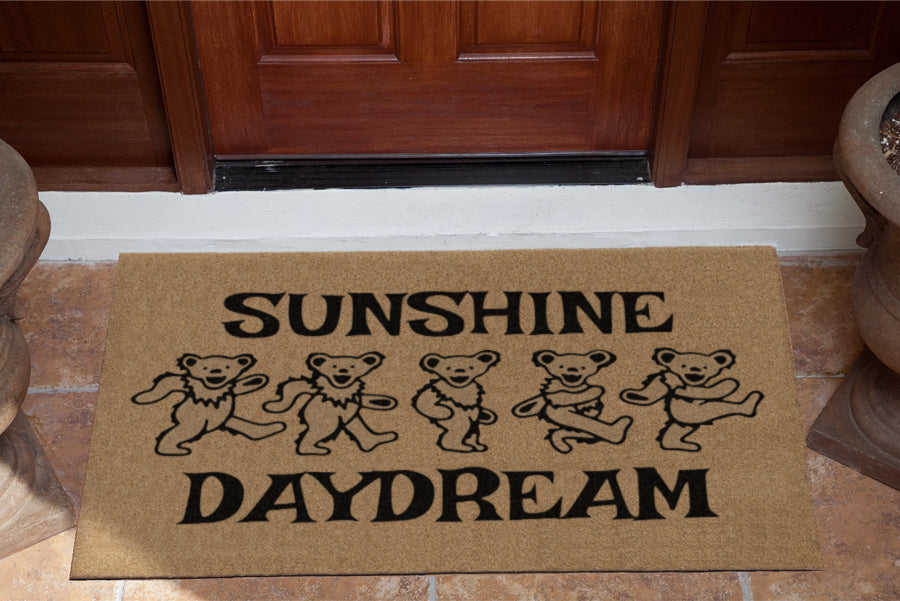 SUNSHINE DAYDREAM §