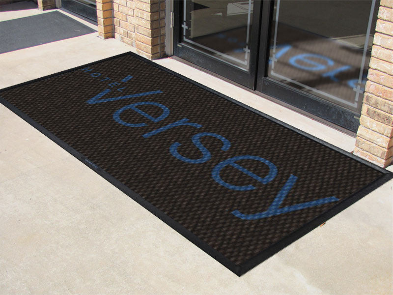 Hotel Versey Outdoor Entrance Mat: 4 X 8 - Luxury Berber Inlay